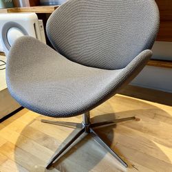 BoConcept OGI Chair with Swivel Function