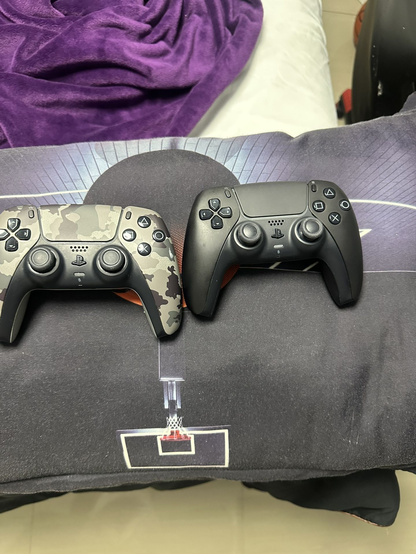 2 Ps5 controllers Deal