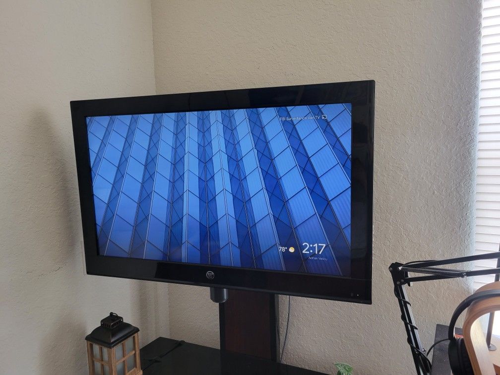 Westinghouse Vr3225 FHD 32inch Monitor/TV Comes With Chromecast.