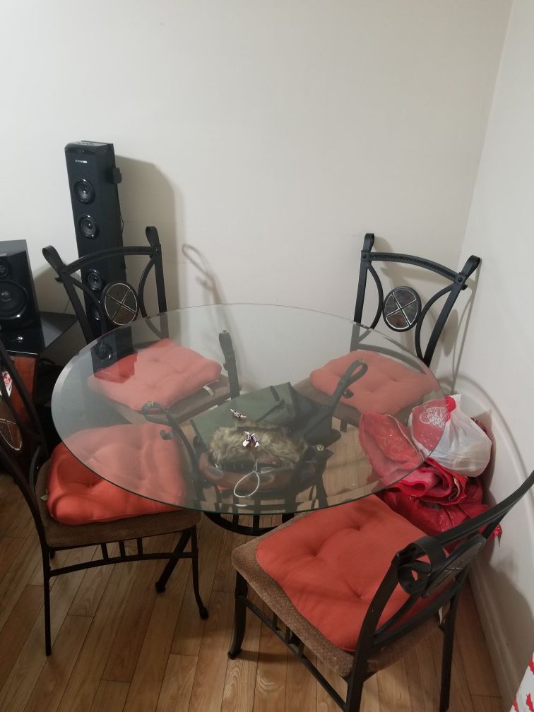 4 chair table