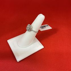 14KT White Gold Diamond Ring