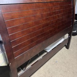 Bedroom Set  Queen Size 