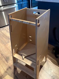 Child kitchen stand