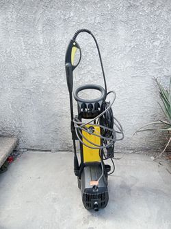 Karcher 395  1,600 PSI electric pressure washer machine complete pressure hose and nozzle was used once like new