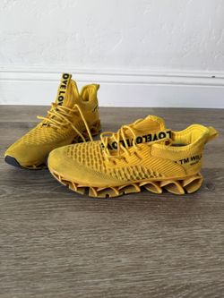 Men’s Shoes Size 9