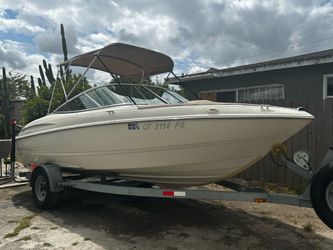 2000 Maxum 1900SR Boat