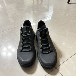 Ecco Shoes 