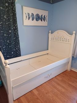 Bed Set (Mattress Not Included)