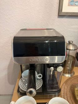 Coffee and latte maker like new