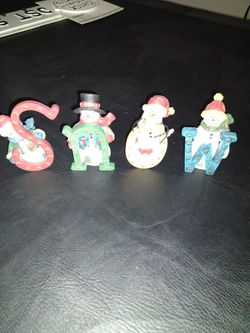 Little Figurines That Read Out Snow
