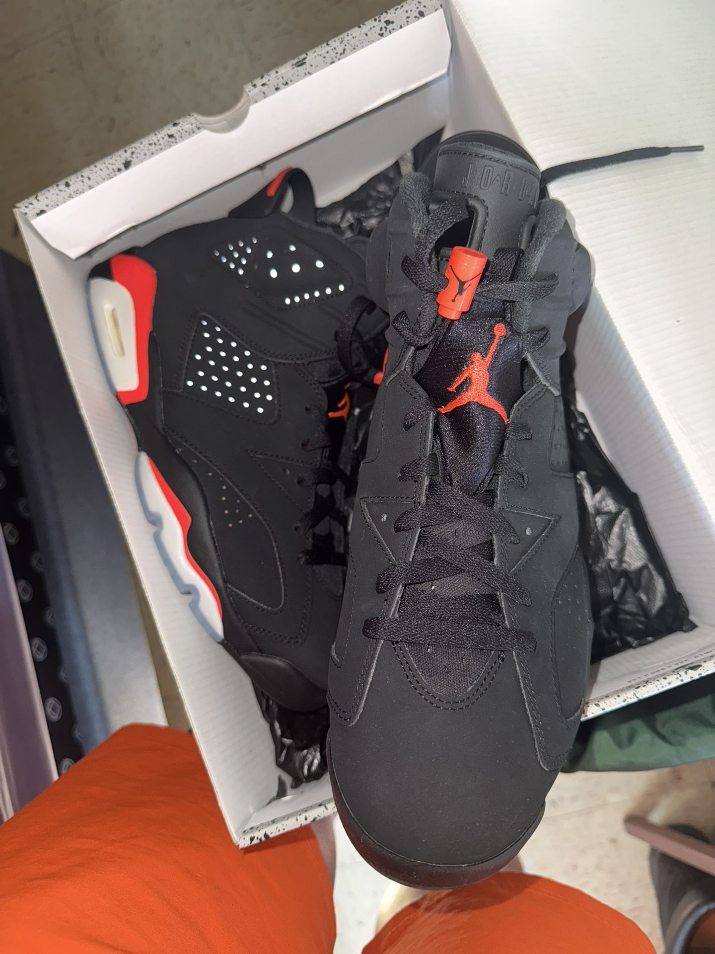Size 10.5 Jordan 6