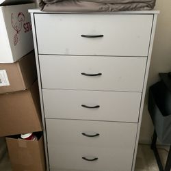 5 Drawer Dresser - USED ** Must pick up. 