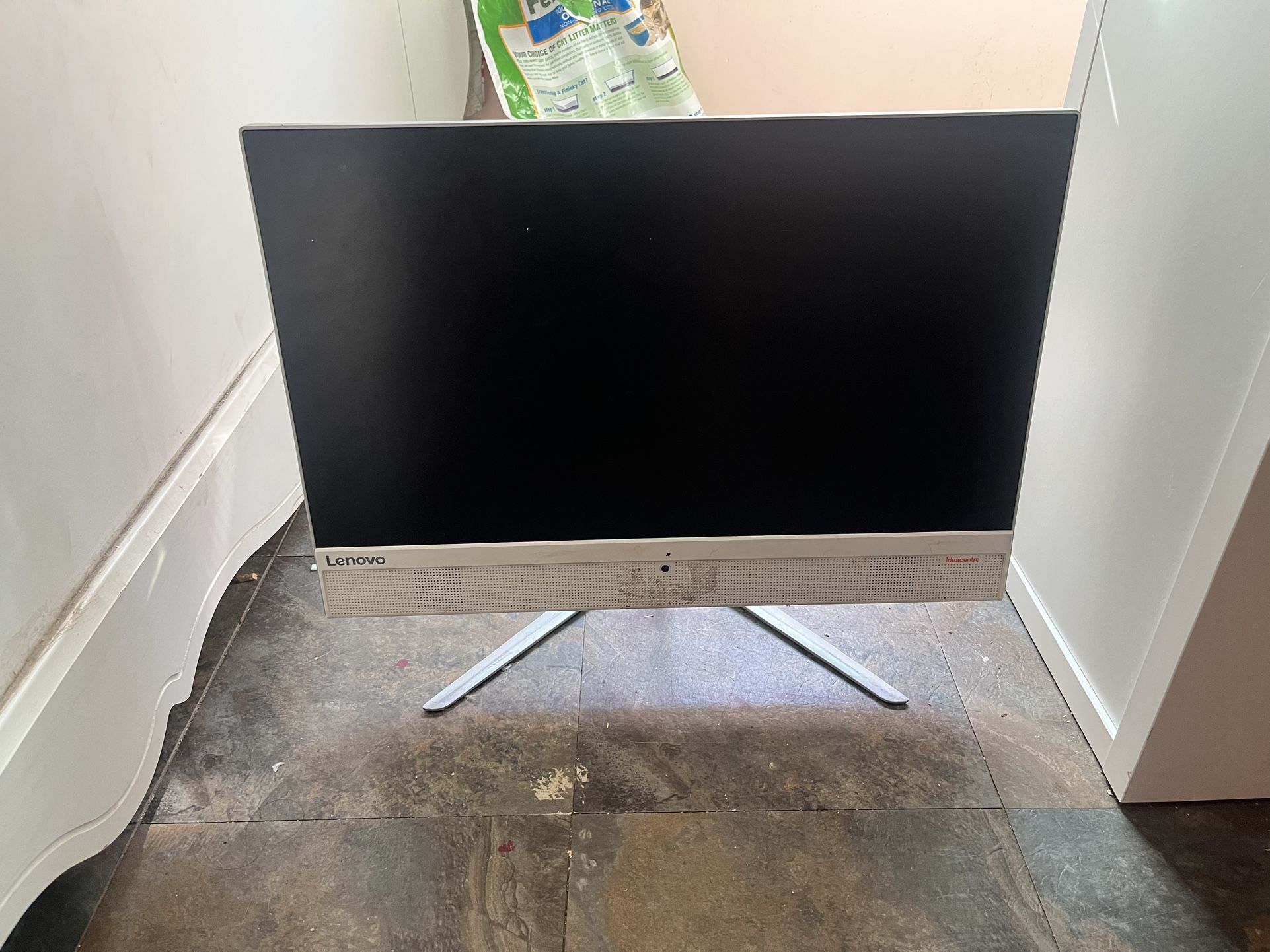 Selling 2015 Desktop Lenovo Computer