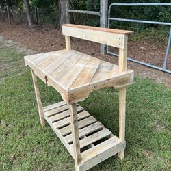 Rustic Farmhouse Potting Table 