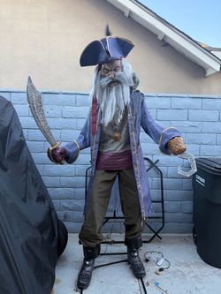 7 ft animated led captain cuts