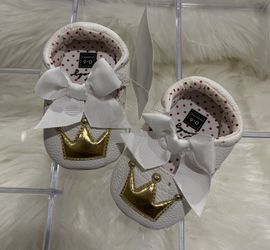Baby girl Princess crib shoes***SZ (0-6m)***NEW