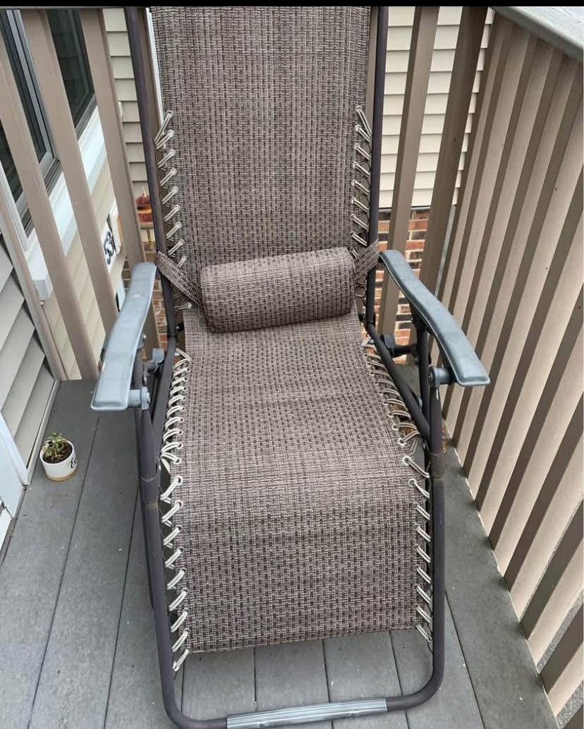 Recliner Outdoor Chair With Pillow