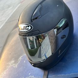 Motorcycle helmet