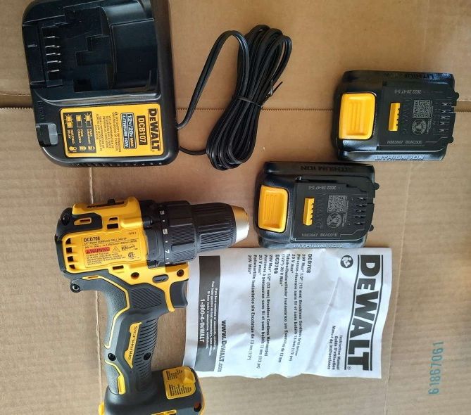 Dewalt New Kit Drill Driver ,Batteries And Charger Nuevos
