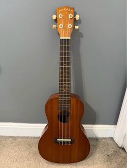 CONCERT UKULELE!! *Only used once!*