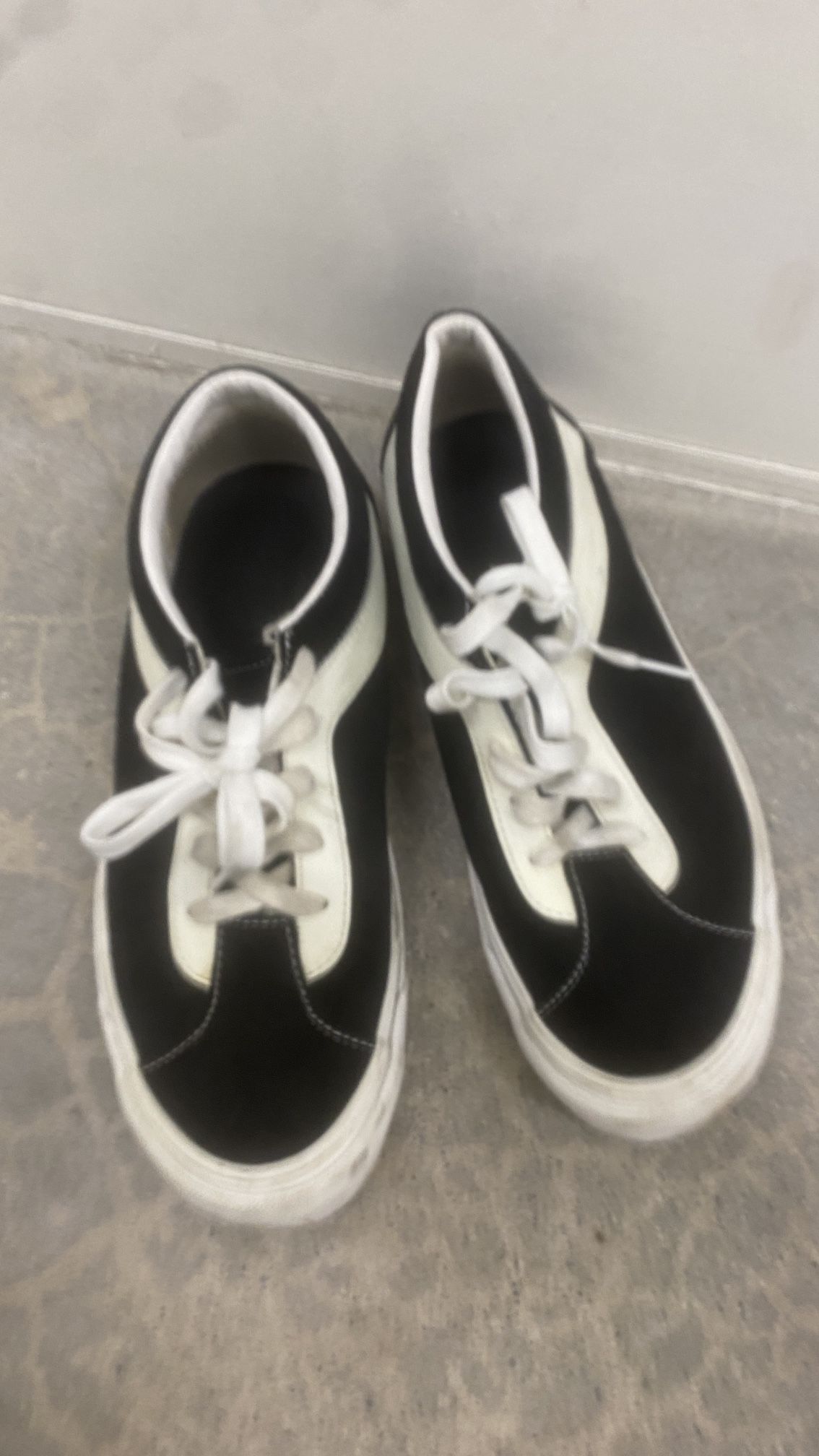 Vans Black And White Size 9 Men