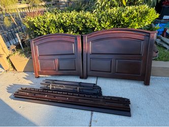 Headboard twin beds