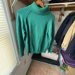 Women’s Green Turtleneck 