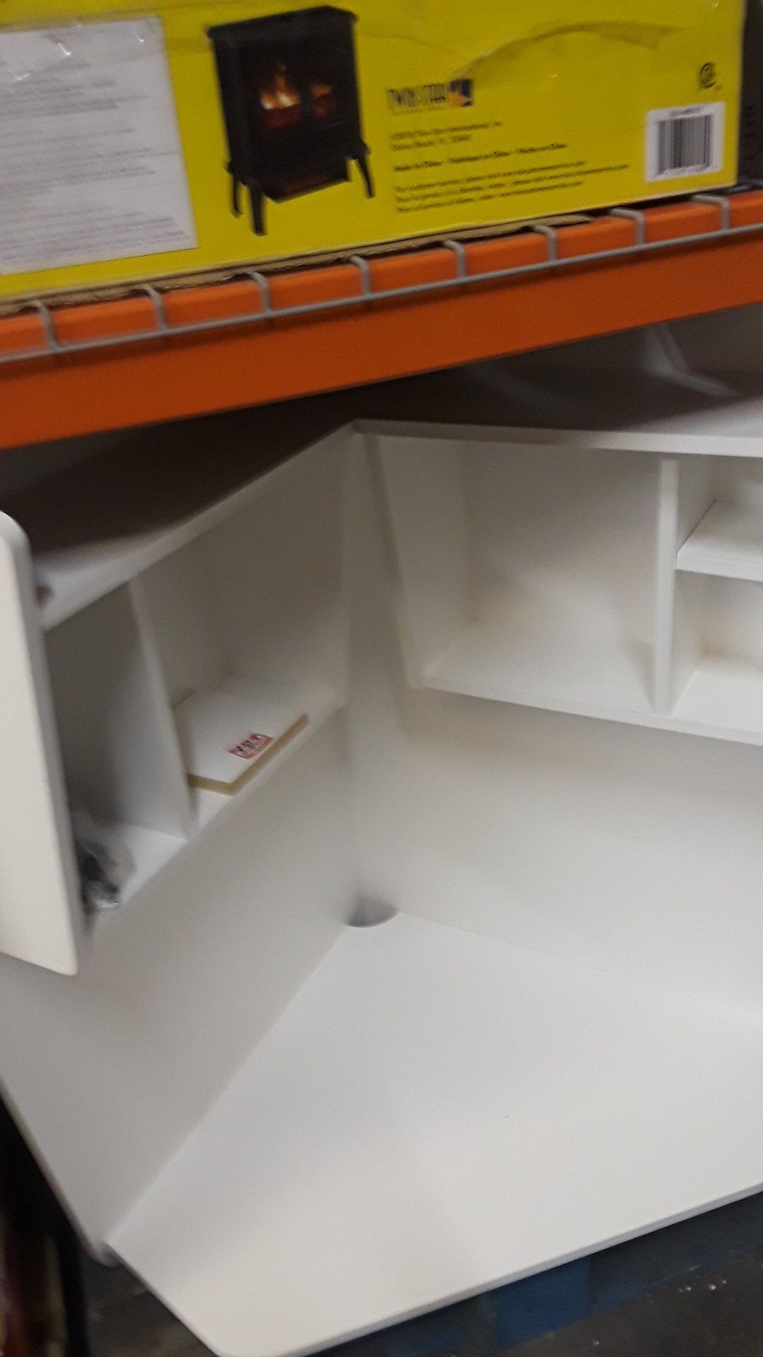 Floating corner desk