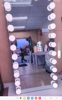 New Makeup Mirror Sample Flor Only $349 cash