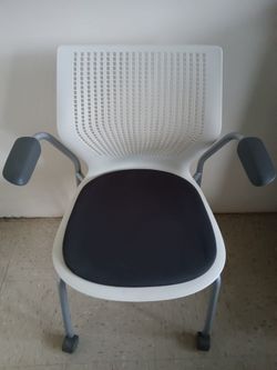 Knoll Regeneration Task Rolling Chairs