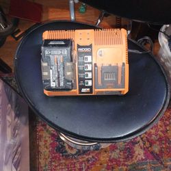 Ridgid Rapid Max Twin Charger And 1 18v 4.O Ah Battery Used