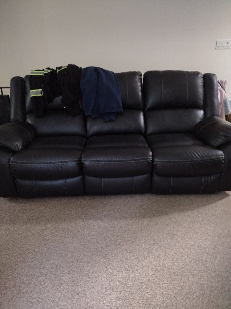 Black Leather Couch And Loveseat With USB Ports 