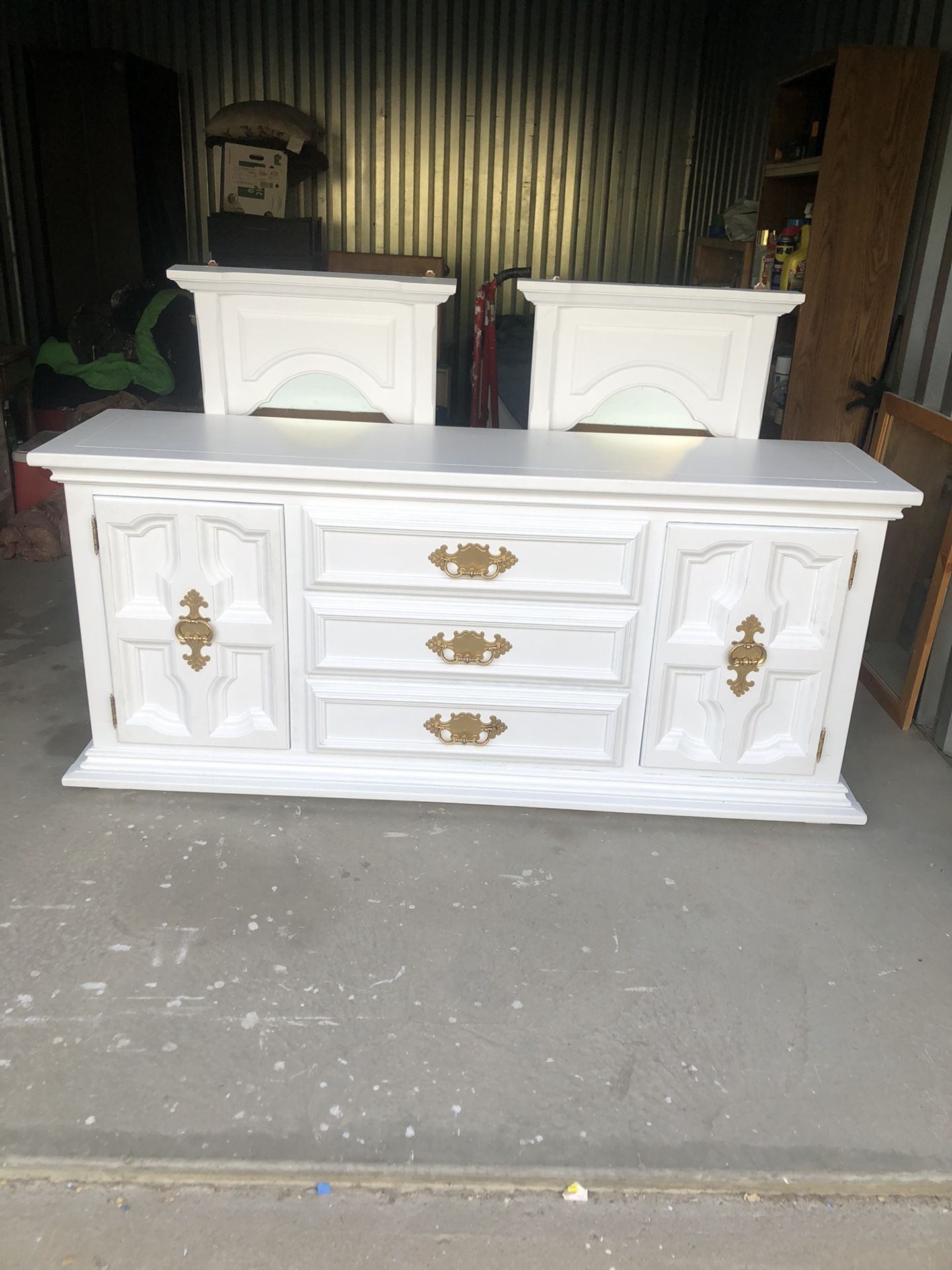 White 9 Drawer 2 Door Dresser