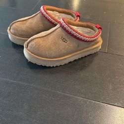 Uggs Size 1 for Kids