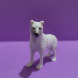 SeaWorld Arctic Wolf Figure Toy Figurine Animal Wildlife White Sea World Dog 2".