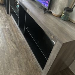 Entertainment/TV Stand