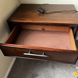 ONE NIGHT STAND/END TABLE