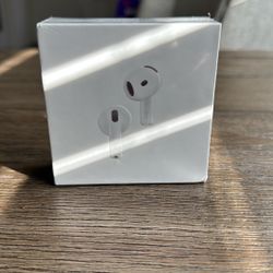 AirPod 4’s 
