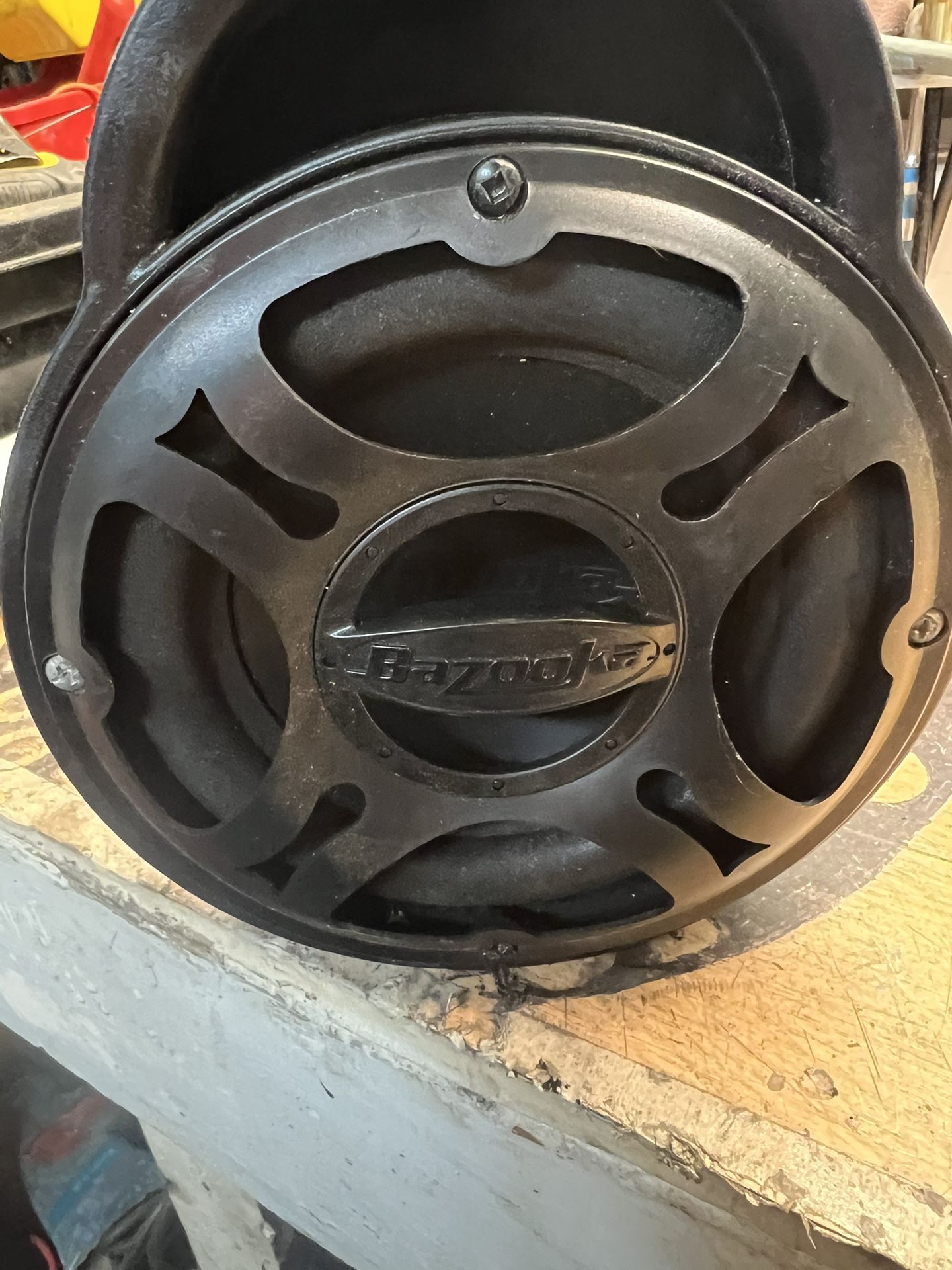 Bazooka Speaker Box