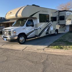 2019 Château Low Miles Slide Out Excellent