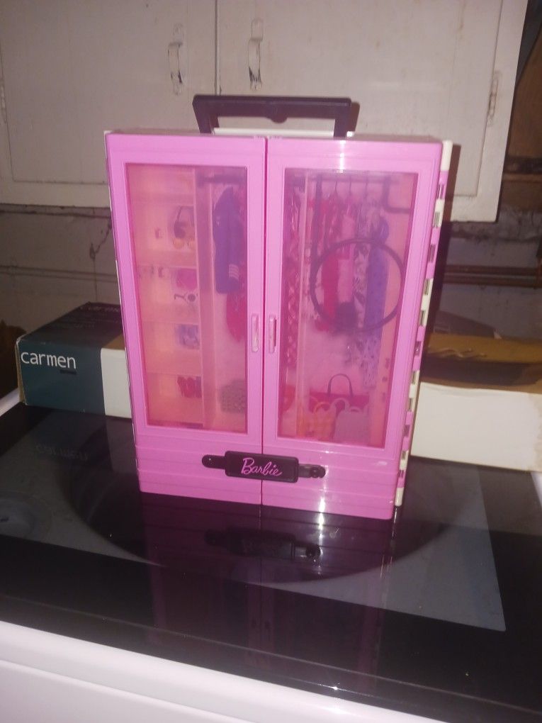 Barbie Ultimate Closet, Pink And White