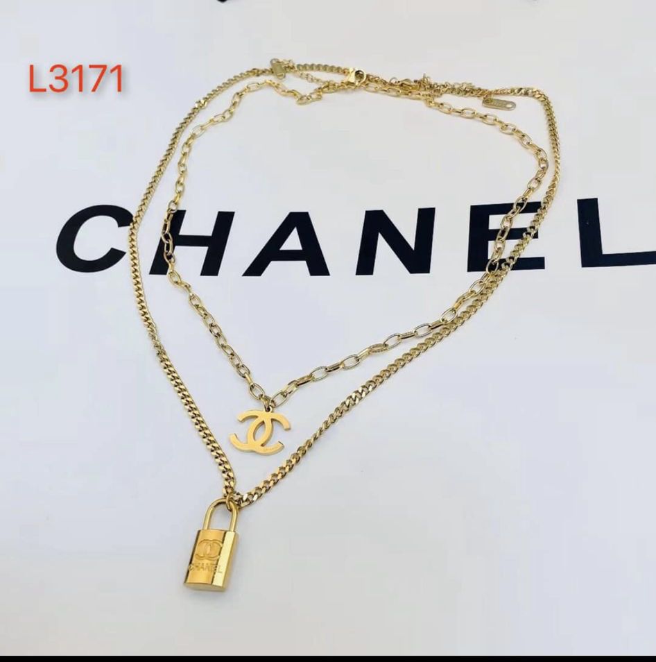 Gold Chain Lock Necklace New 