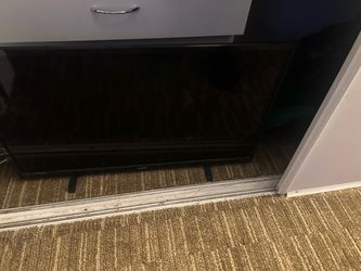 32 inch Roku smart tv
