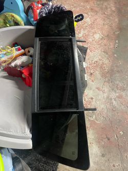 04-09 Nissan Titan window