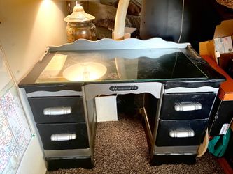Small, Solid Wood Desk,4 Drawers & Glass Top