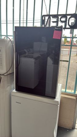 Nice  Magic Chef wine cooler