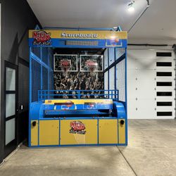 Arcade Basketball Game Court 