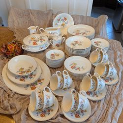 Crookesville China Iva Lure Yellow Rose And Orange Poppy Design Circa 1940's - 83 Pieces