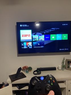Xbox One With Controllers/Games/Headset