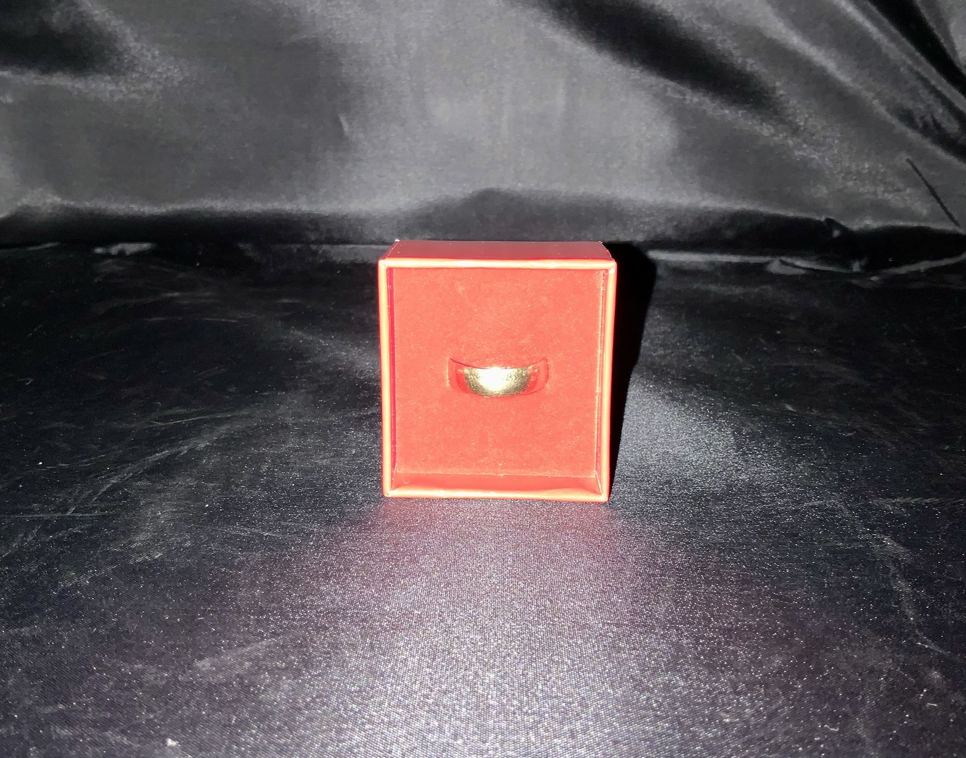 14k Plain Wedding Band Ring Size 10. Weight 4.5 Grams